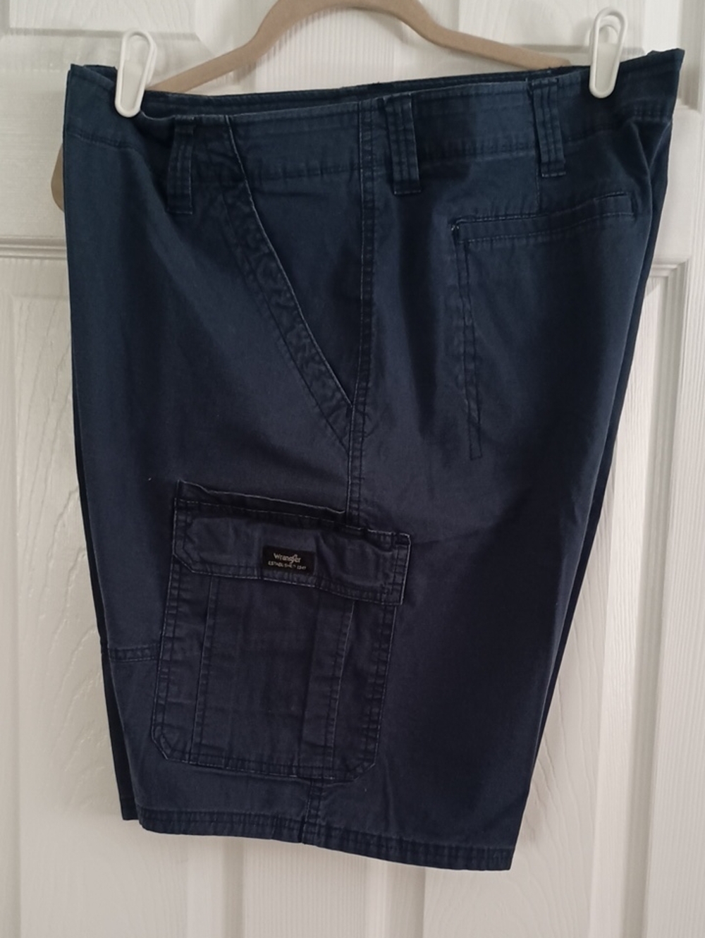 Men's Wrangler Relaxed Fit Size 42 Navy Cargo Shorts (f800) - Picture 4 of 6
